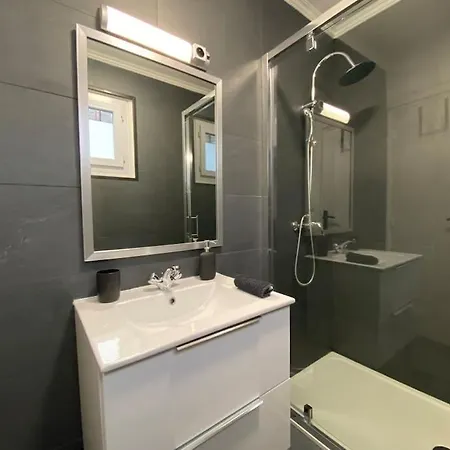 Charmante Maison A 3 Min A Pied Du Rer B Hotel *