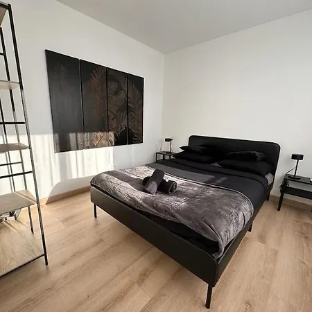 Charmante Maison A 3 Min A Pied Du Rer B Hotel